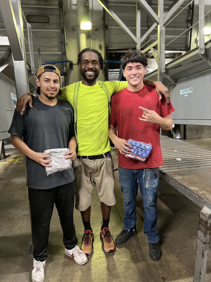 Recognizing these two <a href="/UPSers/">UPSers</a> employees Roland and Leo for the outstanding work! They amaze us everyday moving load to load without direction, going above and beyond in everything they do! Your hard work and determination shows, Thank you 🙏 <a href="/UPS/">UPS</a> <a href="/bigtymer504/">E.J.⚜</a> #DeliverWhatMatters