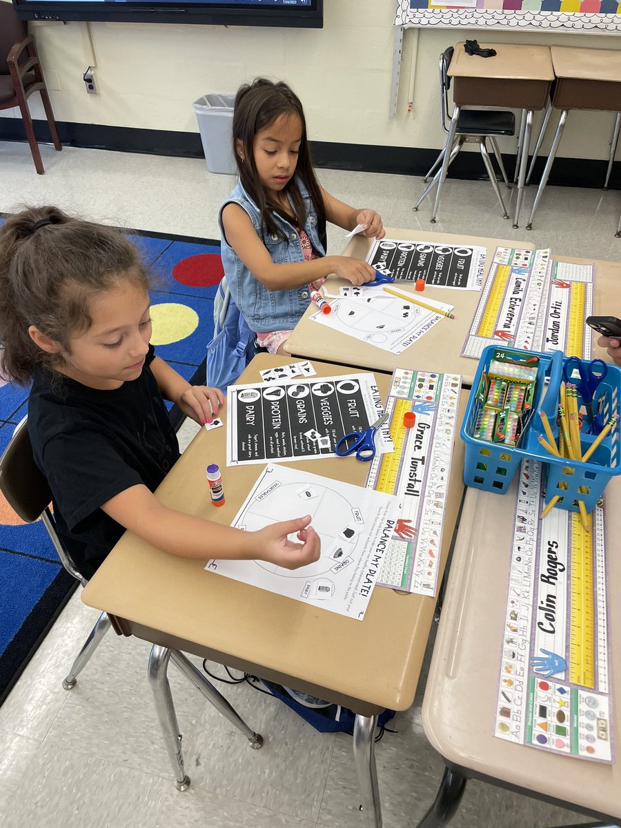 Amanda Rabie (@mrs_rabie) on Twitter photo Creating healthy and balanced plates using the five main food groups 🍎 <a href="/TheHopkids/">Jennifer Hopkins</a> <a href="/WWP_Dalers/">WWP_Dalers</a> Creating healthy and balanced plates using the five main food groups 🍎 <a href="/TheHopkids/">Jennifer Hopkins</a> <a href="/WWP_Dalers/">WWP_Dalers</a>