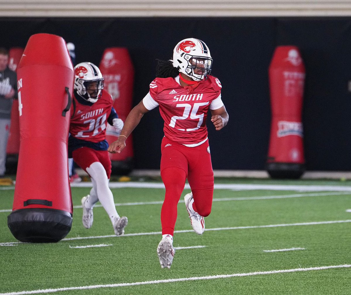 Excited to be attending 'The Mega Camp of The South' at The University of South Alabama tomorrow evening! @FLCoachT @AD_Nice3 @Coach_NBurton @CoachHollifield @CoachWill850 @CoachKPerk @KaneWommack @CoachMichaelSmi @PrepRedzoneFL @larryblustein @CoachApplewhite