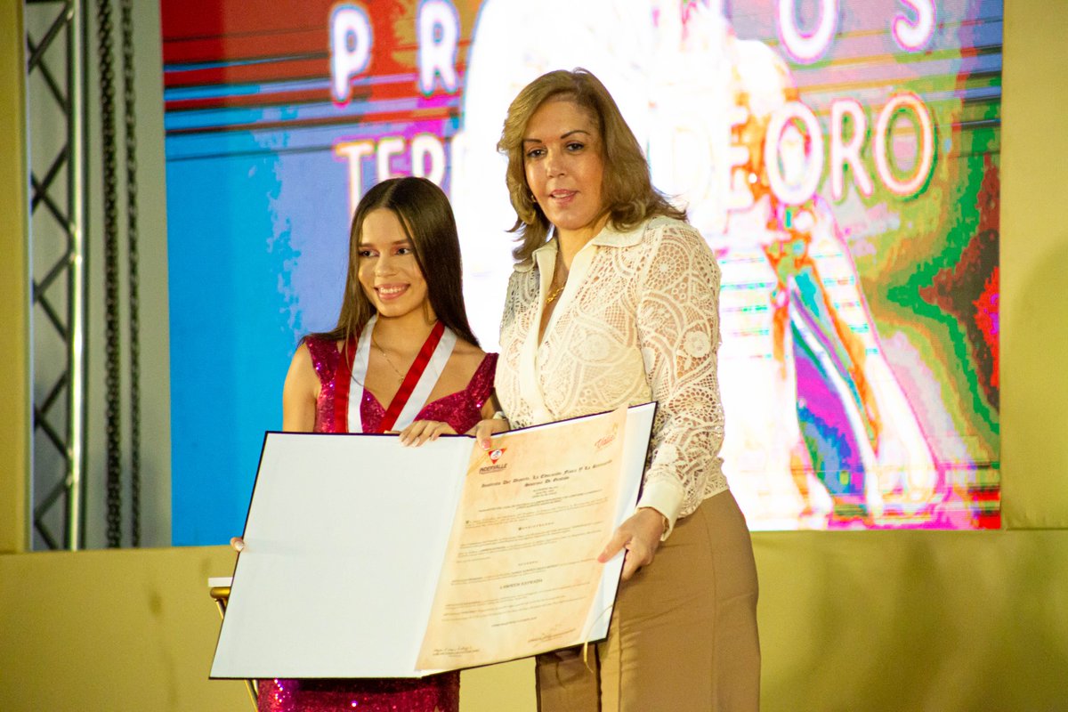 ClaraLuzRoldan's tweet photo. ¡El deporte nos hace invencibles! 🏅🎉 Celebramos la noche de gala del deporte vallecaucano #TerracoDeOro donde reconocimos a nuestros mejores deportistas, entrenadores, dirigentes y periodistas deportivos por los logros alcanzados en 2021 y 2022.
¡Felicitaciones a todos los nominados y ganadores y gracias por hacer del Valle del Cauca una región deportiva líder no sólo de Colombia sino de todo el continente! 💪🏼🥇 #ValleOroPuro