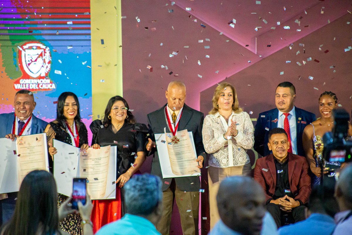 ClaraLuzRoldan's tweet photo. Ganadores #TerracoDeOro:
Mejor deportista 2022: Natalia Llamosa - Pesista
Mejor deportista 2021: José Gregorio Lemos - Paraatleta
Vida consagrada al deporte: Ruperto Guauña - Judo
Mejor cronista deportivo: Carlos Plaza @CARPLAJO - @Noti90Minutos
Mejor institución deportiva: Liga Vallecaucana de Boxeo
Mejor dirigente deportivo: Ramiro Velasco @Rvelasco1959 - Liga de Actividades Subacuáticas
Entrenador más destacado: Alonso Mina - Paraatletismo @LVParaAtletismo
Alcalde con más apoyo al deporte: Jhon Jairo Santamaría - @AlcaldiaYumbo
Mejor instituto municipal del deporte: Imderty Yumbo
Deportista revelación: Lawren Estrada - Levantamiento de Pesas
Mejor evento deportivo 2022: @MundialCali2022
Mejor juez: Walter Velásquez - Boxeo
Institución Educativa que más fomenta el deporte: I. E. Escuela Normal Superior Miguel de Cervantes Saavedra de Guacarí
Mejor docente: Jairo Andrés González (voleibol) - Escuela Mercantil de Tuluá
Mejor deportista sector educativo: Jhojan Stiven Marín - Ciclismo - I.E Carlos Holguín de Cali