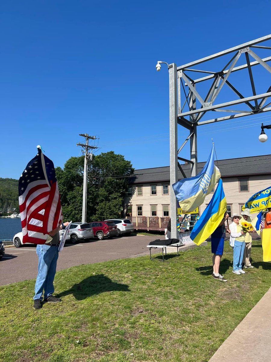 hurdygurdygrl's tweet photo. @Xenta777 Sending warm hugs, my friend. Here are pictures from my beautiful small city. We send love to you and all of Ukraine. https://t.co/41IH7KQG6t