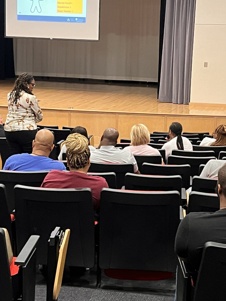 ttanesha74's tweet photo. Whole Child Intervention training with the always engaging @KeishaPooler and super practical and transparent @kimogibbs ✨☺️ @APSMLK https://t.co/bmX7OhaOMp