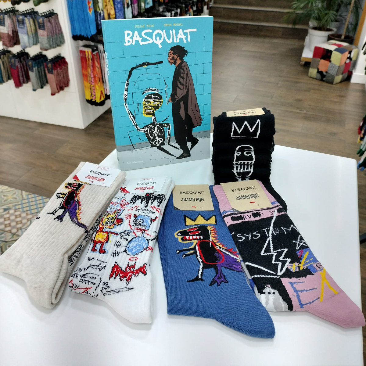 Colecciones que molan para ponernos los #Jueves

@BasquiatOfficial #Socks #Calcetines #Colecciones