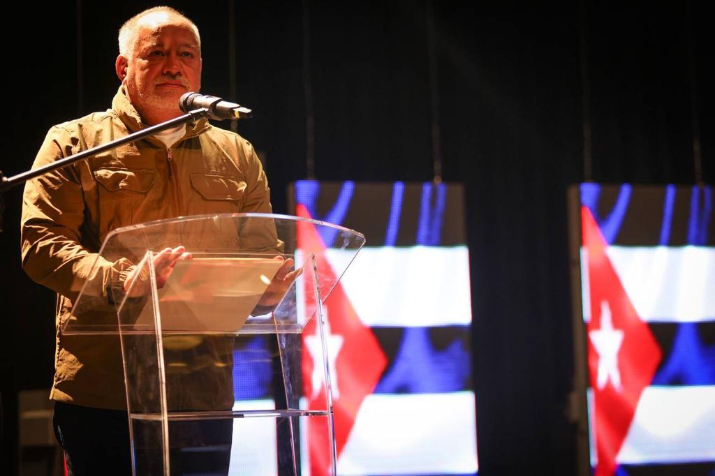 PSUV (@partidopsuv) on Twitter photo Diosdado Cabello: El pueblo de Cuba sabe que en la Revolución Bolivariana tiene unos hermanos para lo que sea, cuando sea y contra quien sea
goo.su/LrrhU
<a href="/dcabellor/">Diosdado Cabello R</a>
#PlanDescontaminacionDelLago Diosdado Cabello: El pueblo de Cuba sabe que en la Revolución Bolivariana tiene unos hermanos para lo que sea, cuando sea y contra quien sea
goo.su/LrrhU
<a href="/dcabellor/">Diosdado Cabello R</a>
#PlanDescontaminacionDelLago