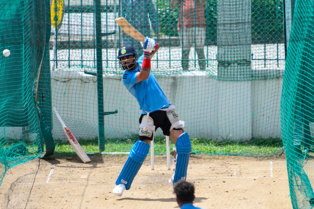 mufaddal_vohra's tweet photo. Virat Kohli in the nets. https://t.co/ulakJat7Id