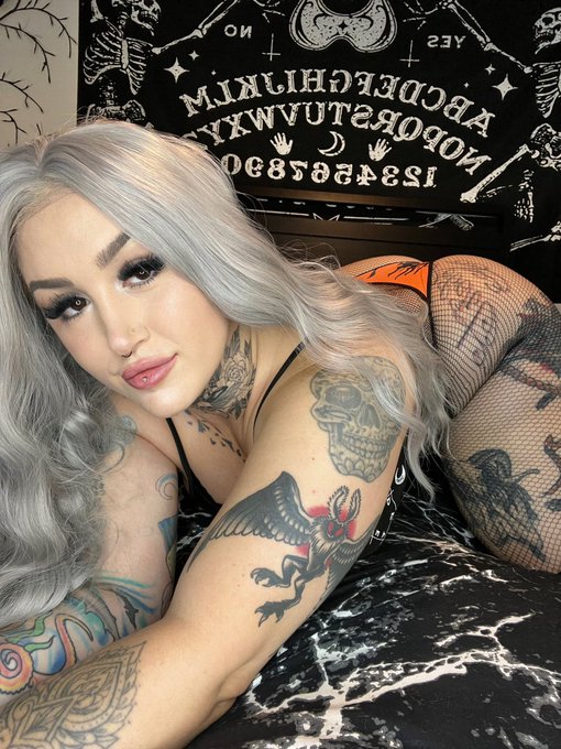 Cheek peek 🫣 https://t.co/lvp6asAxZe