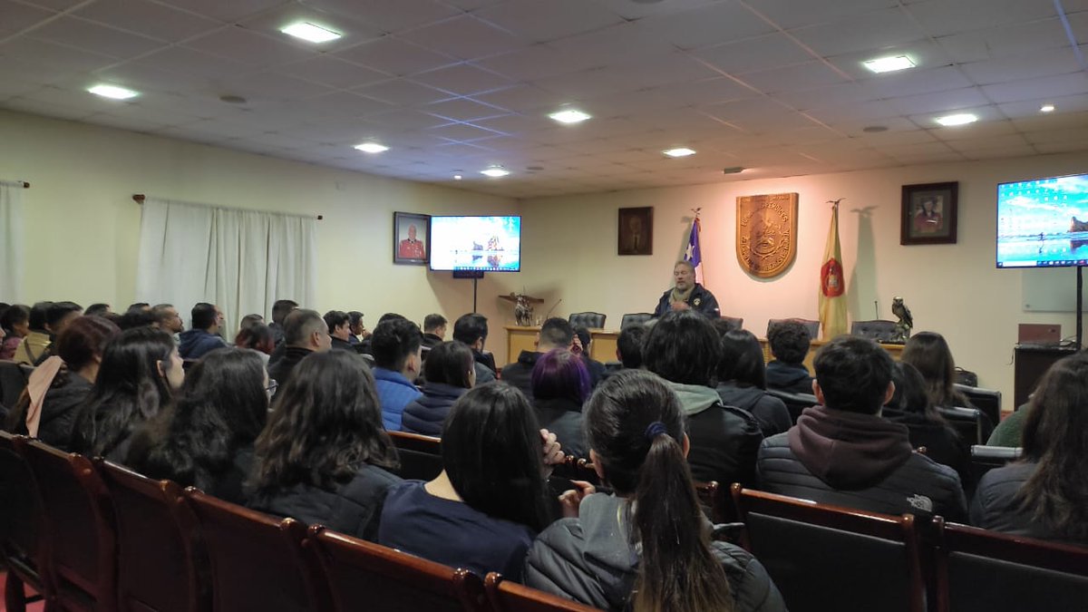 Nuestro Superintendente Sr. Gabriel Moya realizó charla magistral  sobre la fundación de la institución y su organización a 86 aspirantes a bomberos de las 11 compañias, la actividad se desarrolló en dependencias de cuartel <a href="/UNDECIMA_CBN/">Undécima Compañia del Cuerpo de Bomberos Ñuñoa</a>
<a href="/BomberosNunoa/">Cuerpo de Bomberos de Ñuñoa</a>
<a href="/comandante_cbn/">Comandante CBÑ</a>