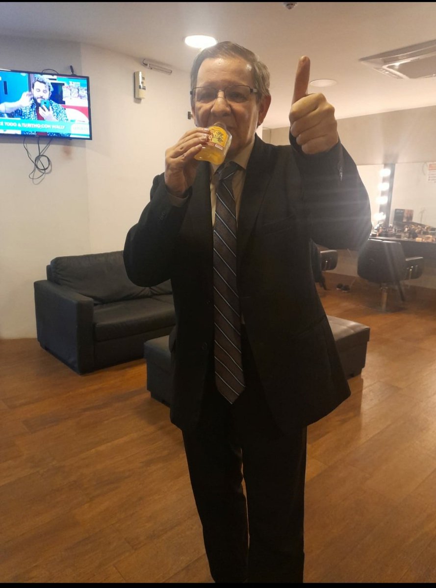 Bandiee's tweet photo. Por motivos económicos, psicológicos, físicos, existenciales y académicos... Desde hoy ya empiezo a tomar Carrulim https://t.co/BHw2NtJUtr