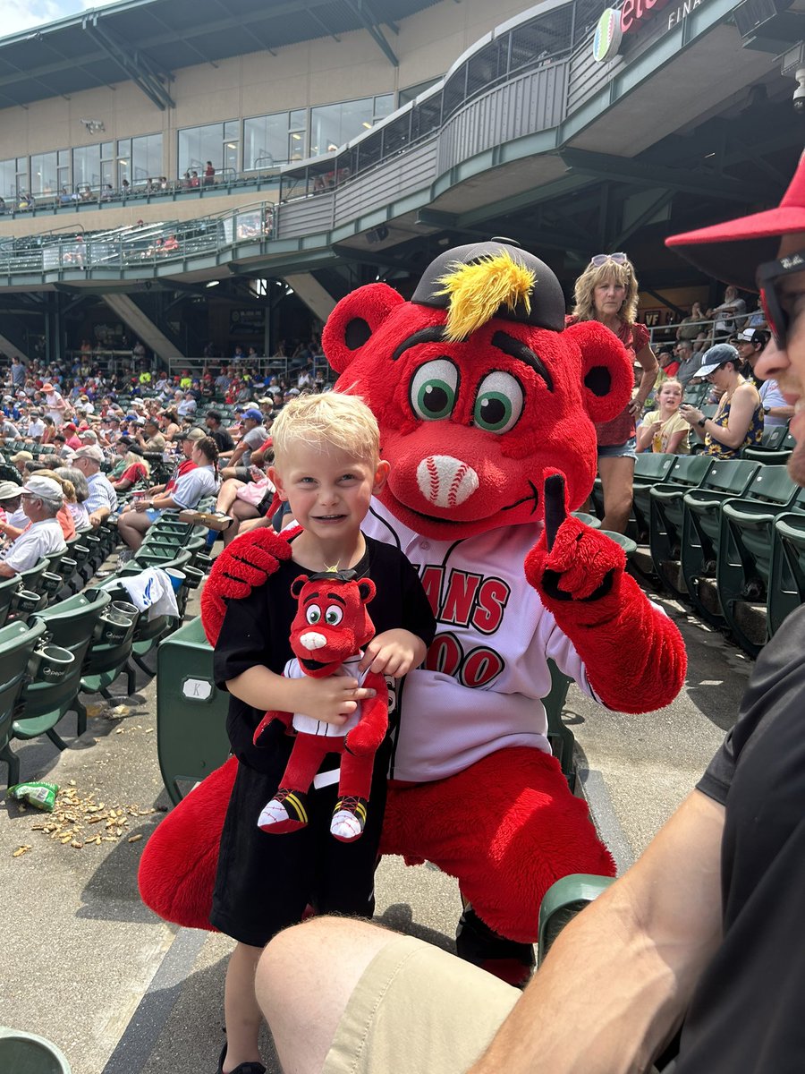 Heather_Lynn25's tweet photo. #AtTheVic https://t.co/cISbCrWXfv