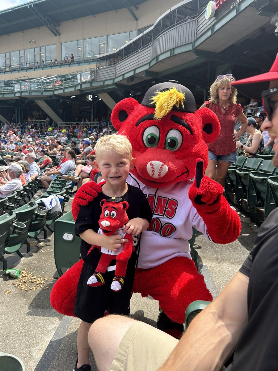 Heather_Lynn25's tweet photo. #AtTheVic https://t.co/cISbCrWXfv