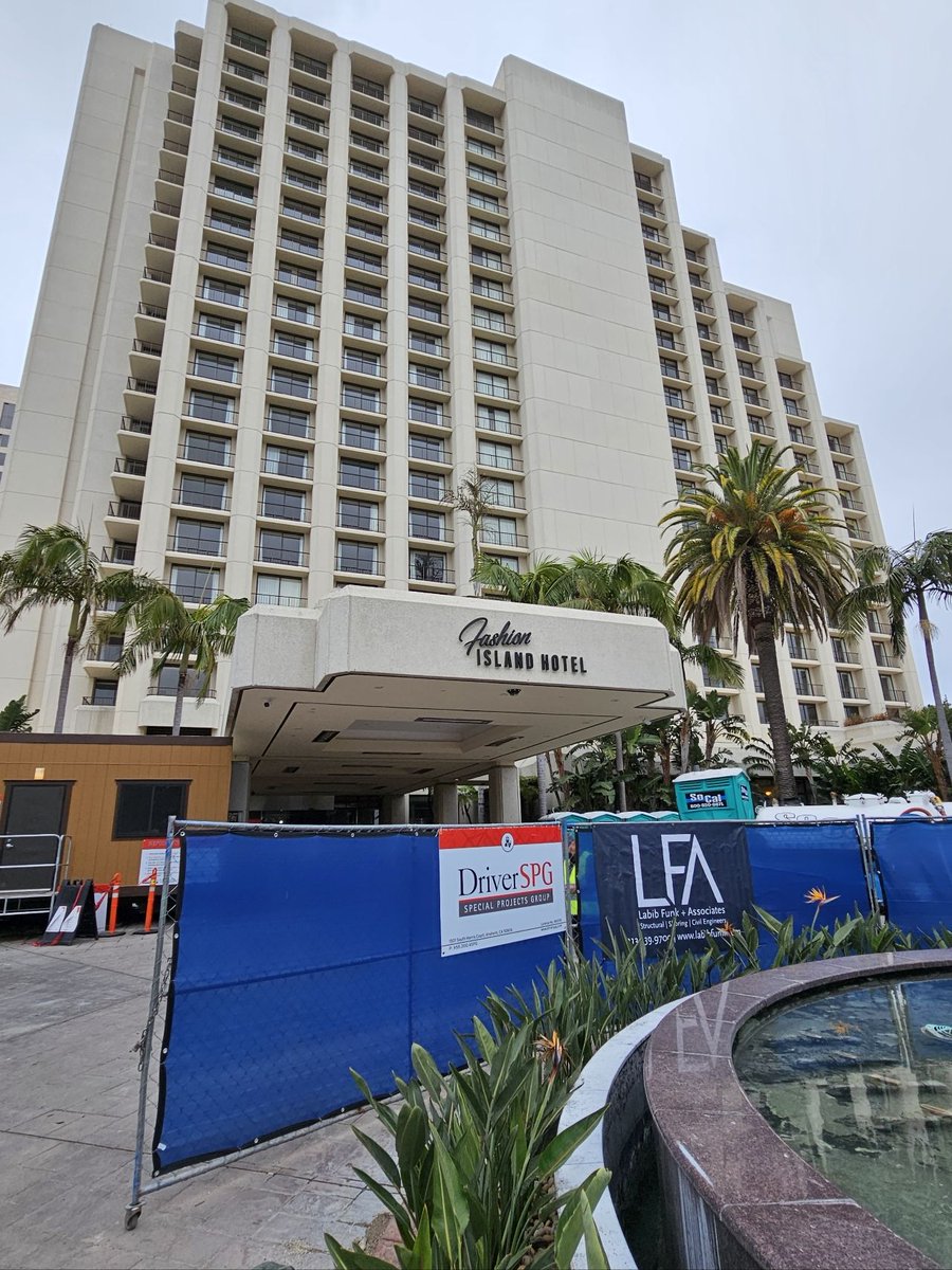 CWDriverCos's tweet photo. The Driver SPG team recently conducted a project tour at the Pendry Newport Beach, providing a glimpse into the ongoing developments and lavish features of the newly refurbished Social Club, Pendry Lobby Bar, SET Restaurant, and other exciting areas. #DriverSPG #Construction https://t.co/r03rBE0Cuq
