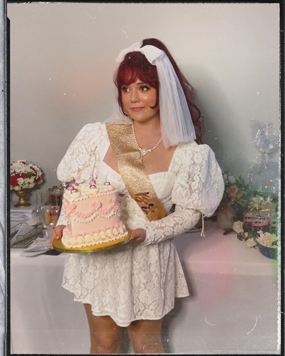 mama(to-be) strawberry 🍼🍓 tweet media