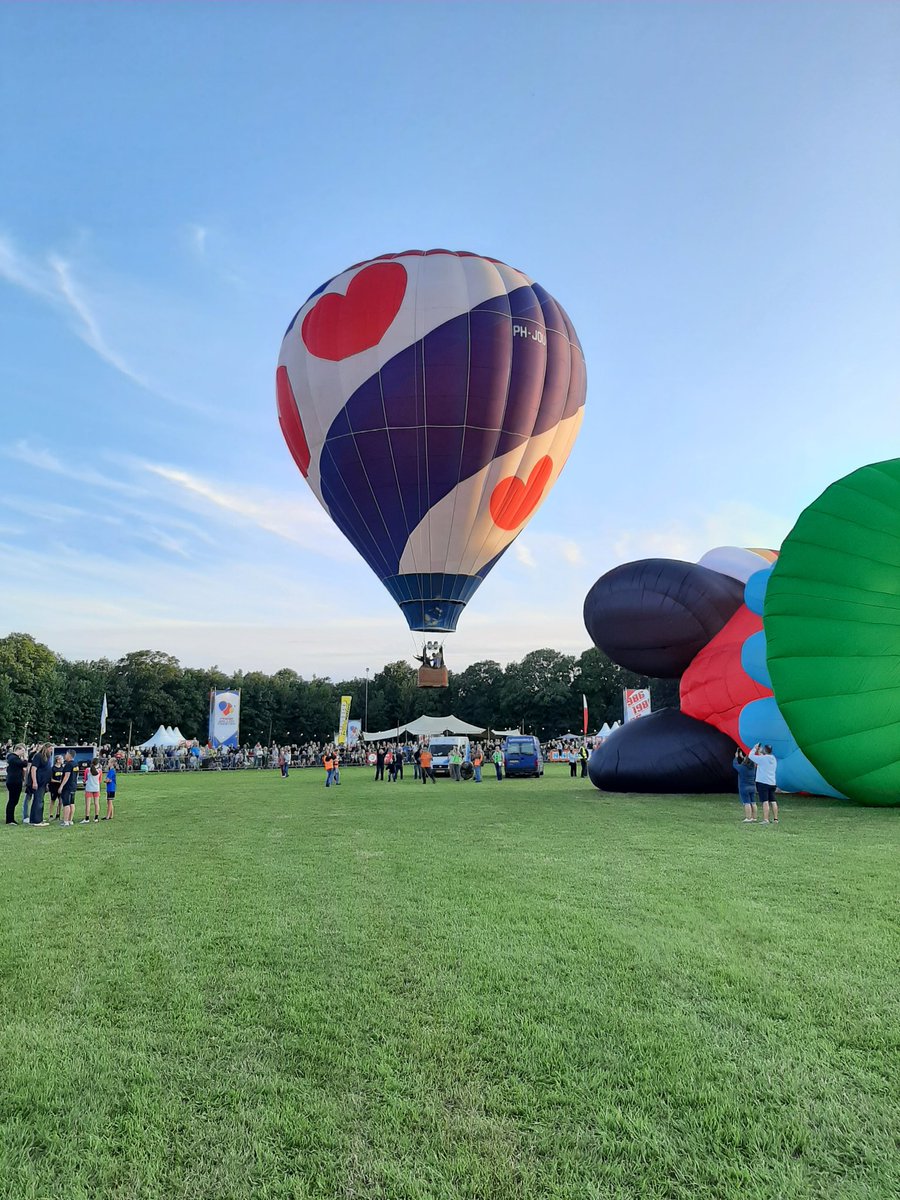 Friese Ballonfeesten tweet media