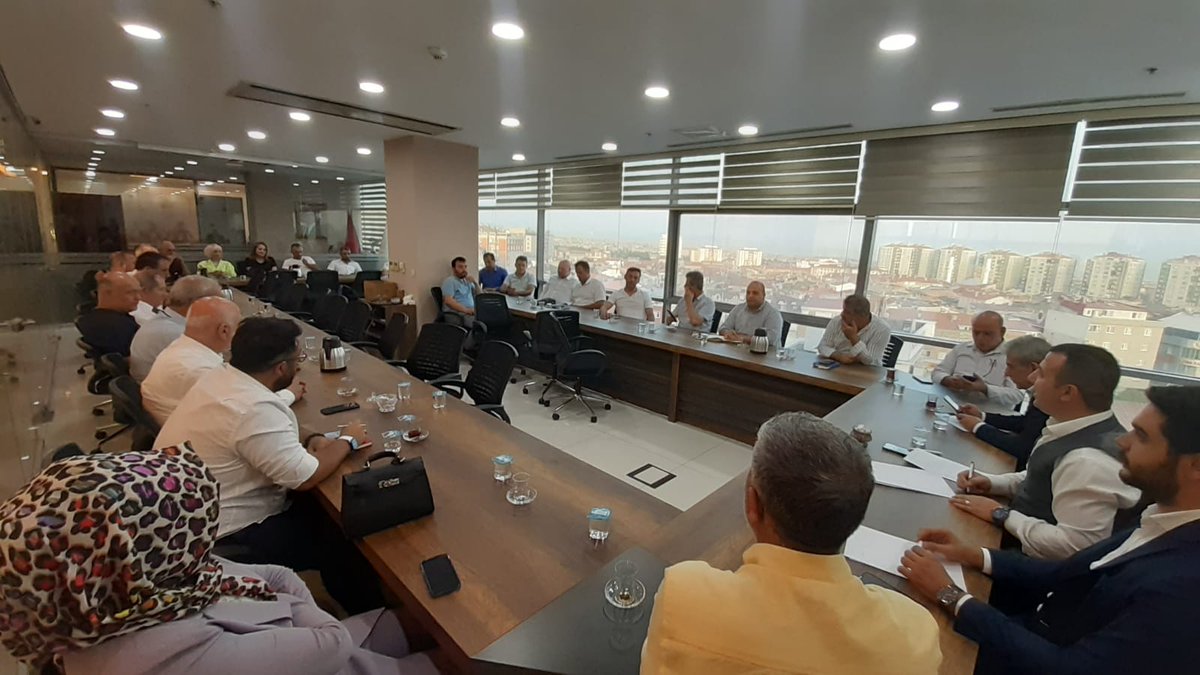 UguravniBasarir's tweet photo. Vira Bismillah diyerek başladık..

İl teşkilat başkanlığı olarak ilk ilçe teşkilat başkanları toplantısını gerçekleştirdik

Gelecek kadroları ikna edilmiş değil inanmış kadrolardır

Heyecanımız ve motivasyonumuz yüksek gelecek için mücadeleye çalışmaya devam 🇹🇷

@Ahmet_Davutoglu https://t.co/LI55TsRjZc