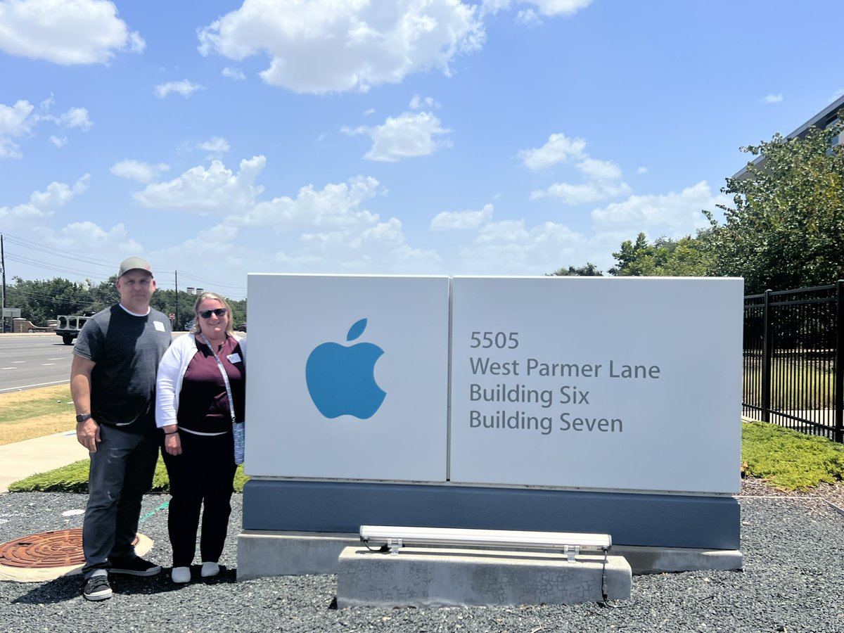 Roger Bell New Tech Academy finishing up a week at Apple Learning Academy! <a href="/RogerBellNTA/">Roger Bell New Tech Academy</a> <a href="/AppleEDU/">Apple Education</a>
