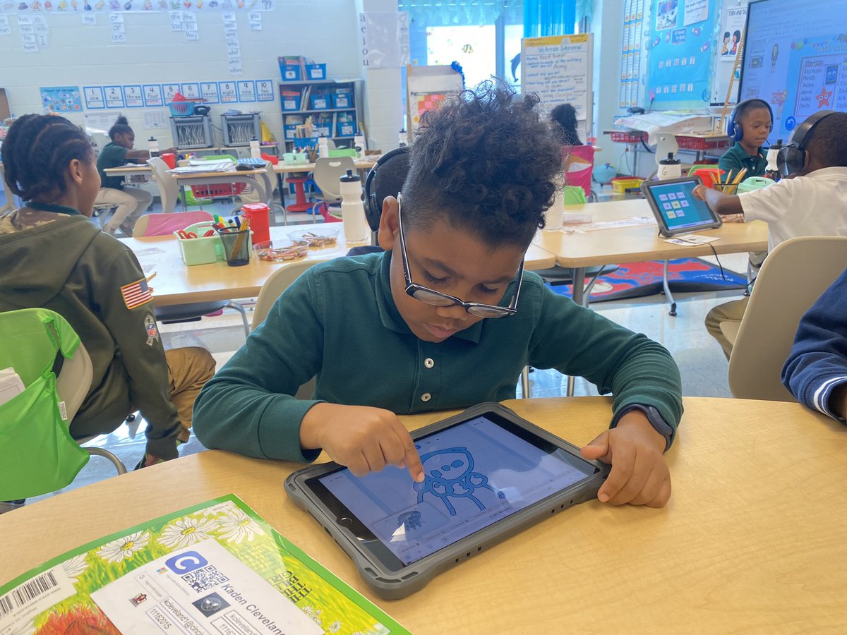 Rosemary_Edu's tweet photo. One #ConfettiMoment in my classroom was when my first grade students designed, evaluated, and printed 3D projects as part of my #DitialFootprint project. This cross curricular project combined core subject areas with digital learning standards!  💥🎉😁🎉💥
 #InstSweetSuite https://t.co/zBzffXcS3i