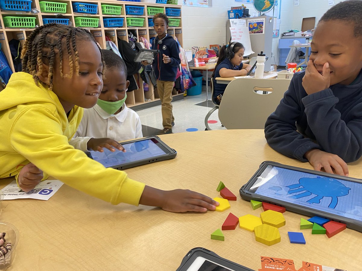 Rosemary_Edu's tweet photo. One #ConfettiMoment in my classroom was when my first grade students designed, evaluated, and printed 3D projects as part of my #DitialFootprint project. This cross curricular project combined core subject areas with digital learning standards!  💥🎉😁🎉💥
 #InstSweetSuite https://t.co/zBzffXcS3i