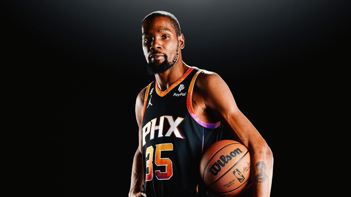 AndrewLeezus's tweet photo. NO ONE is stopping the Suns next season. 

Ring me 💍 https://t.co/RyhFxCCm3H