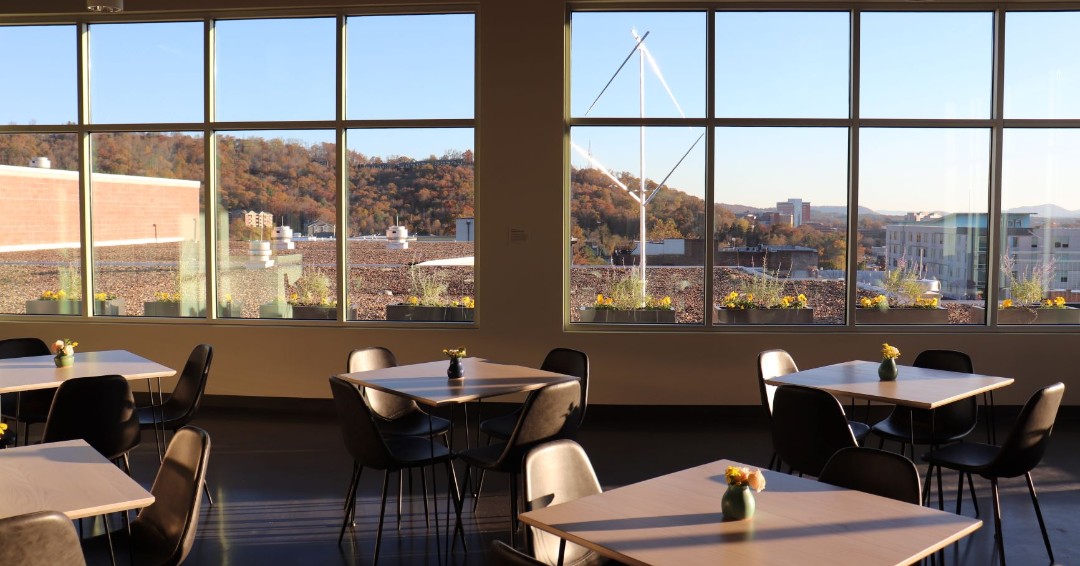 Drop-in this Saturday from 1:30–2:30pm for our newest feature—Perspective Poetry.

Join us for this afternoon of shared musings and spoken word. Hear from our region’s established poets as they share intimate selections atop the Museum.

Learn more >>> ashevilleart.org/event/perspect…