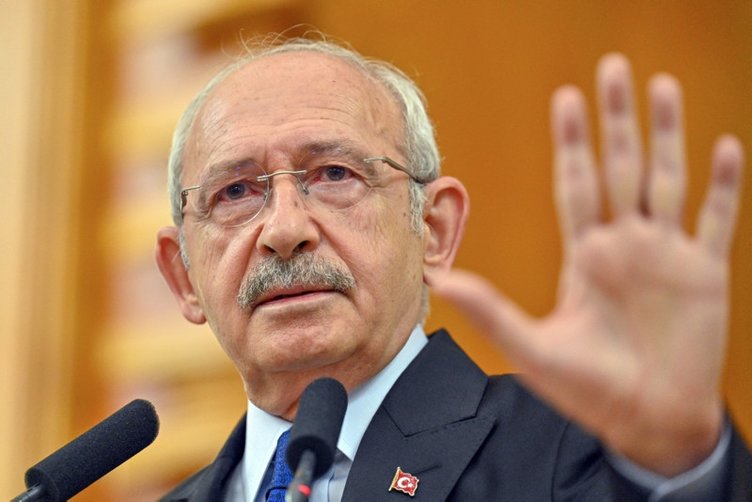 yirmiucderece's tweet photo. Kemal Kılıçdaroğlu:

"Bundan sonra müsaade etmem. Kamuoyu önünde partiyi yıpratanlar CHP’den uzaklaştırılacak."

@gazeteduvar https://t.co/COWrbQjbd4