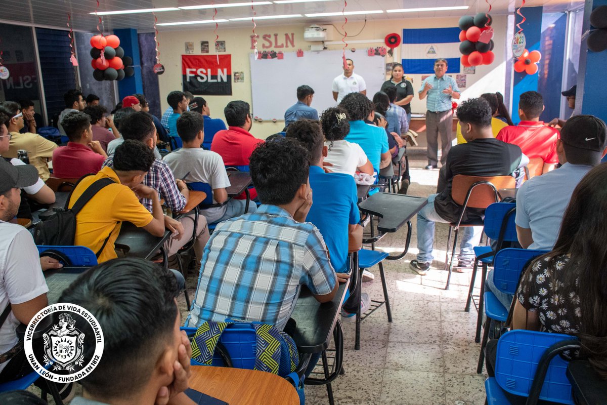 DAEunanleon's tweet photo. ✅Entrega de certificados a las y los estudiantes protagonistas del Seminario "Robótica, Educativa y Creativa".

#VidaEstudiantil https://t.co/8pzdzqtKy7