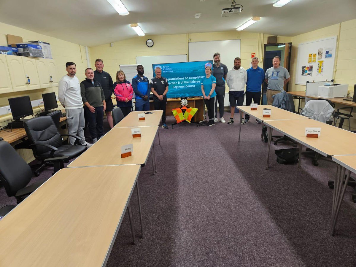 FAICork's tweet image. National Referee Week is in full swing, 10 new referees qualifying in Bantry this week will be an invaluable addition to the game in West Cork. Well done everyone, thank you @donalmcgrath3 for facilitating the course and Eddie Foley for tutoring!
#respect #norefnogame