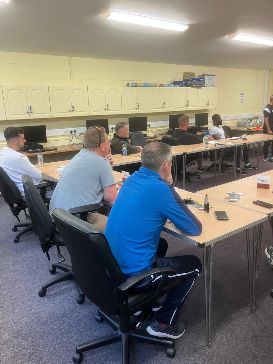 FAICork's tweet image. National Referee Week is in full swing, 10 new referees qualifying in Bantry this week will be an invaluable addition to the game in West Cork. Well done everyone, thank you @donalmcgrath3 for facilitating the course and Eddie Foley for tutoring!
#respect #norefnogame