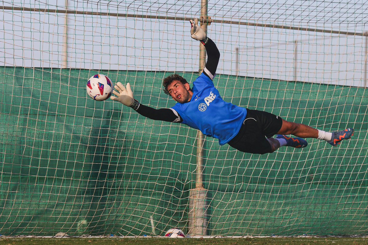 📸⚽️ ¡La Selección #AFEFútbol continúa trabajando duro! Los futbolistas han realizado entrenamiento de fuerza en el gimnasio y doble sesión con balón en las instalaciones de <a href="/PinatarArena/">Pinatar Arena</a>! ¡Seguimos! 💪🏻⚽️

⚽️ Edición 31 de #SesionesAFE ⚽️

#UnidosSomosMásFuertes