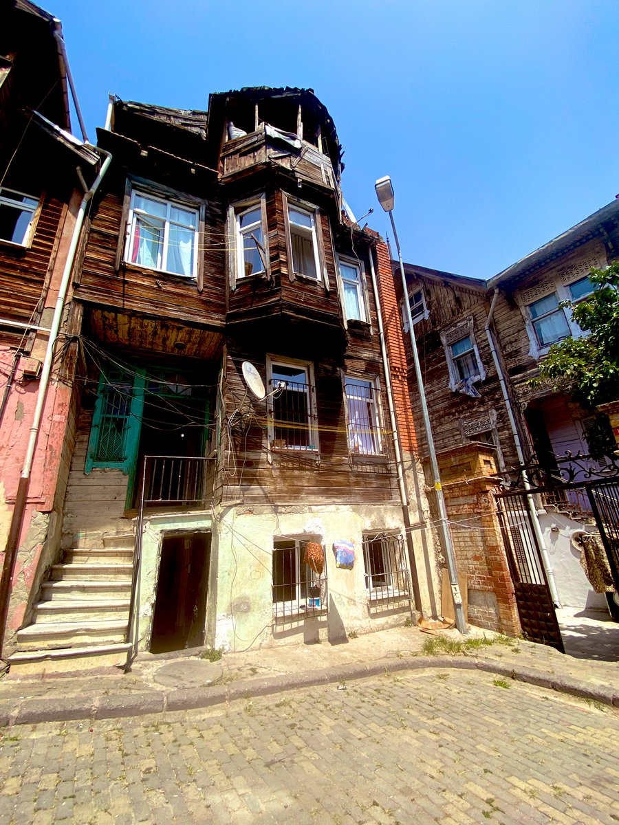 alpaydoss's tweet photo. “aşkın aylaklığa zaferi”
@yeditepeistnbll https://t.co/PACaS7G6Yo
