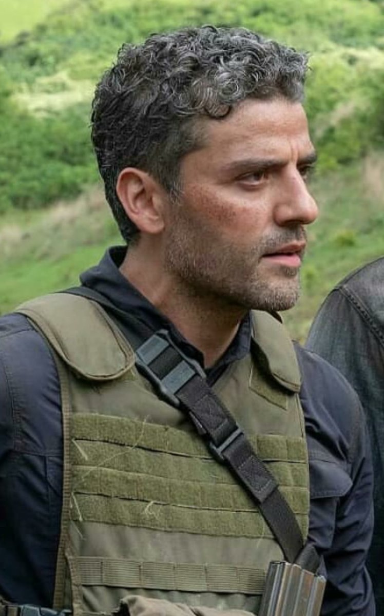 RT @_mediocrerthing: Oscar Isaac as Santiago ‘Pope’ Garcia in “Triple Frontier” (2019) https://t.co/4kqKEzgAa7