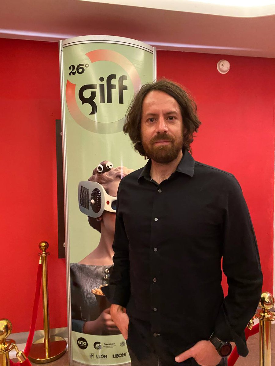 <a href="/santiagofilm/">Santiago Salinas</a> presenta en el <a href="/giffmx/">Guanajuato Film Fest</a> su ópera prima 'Goy'.
Cuenta a Ibero 90.9: “la película habla de la familia, del amor y de tratar de cuidar a los seres queridos, aunque a veces es demasiado”.
📷: Jimena Betancourt