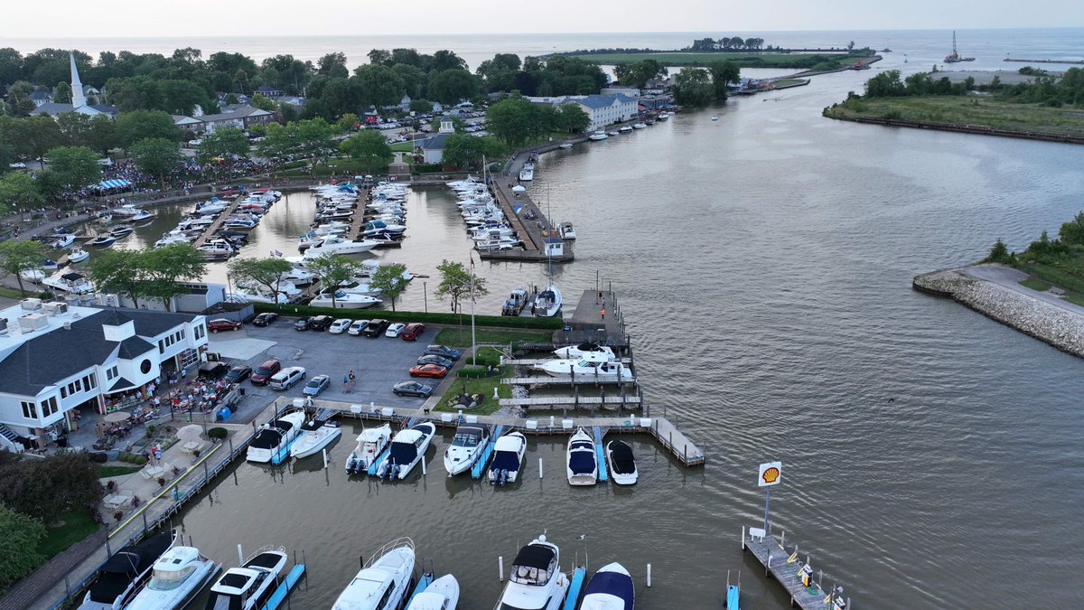 Drone footage of the Huron Yacht Club last Friday July 21st courtesy of Brandon Stone. #hyc #boatinghuron #lakeerie #huronoh