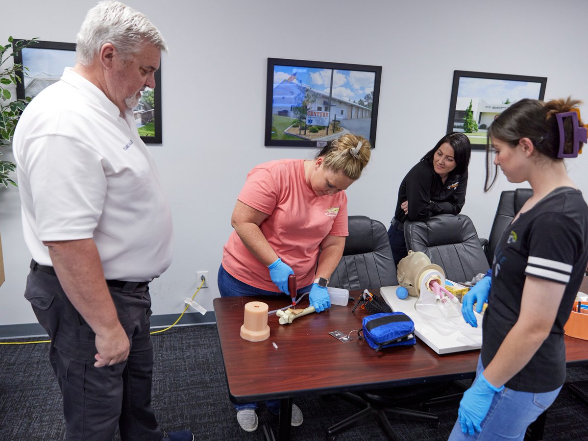 Century_FL's tweet photo. A little IO drill training with Jon Whitmar.. just to sharpen the skills! 🚑 #PatientCare #EMS https://t.co/XhvgJZuQ1K
