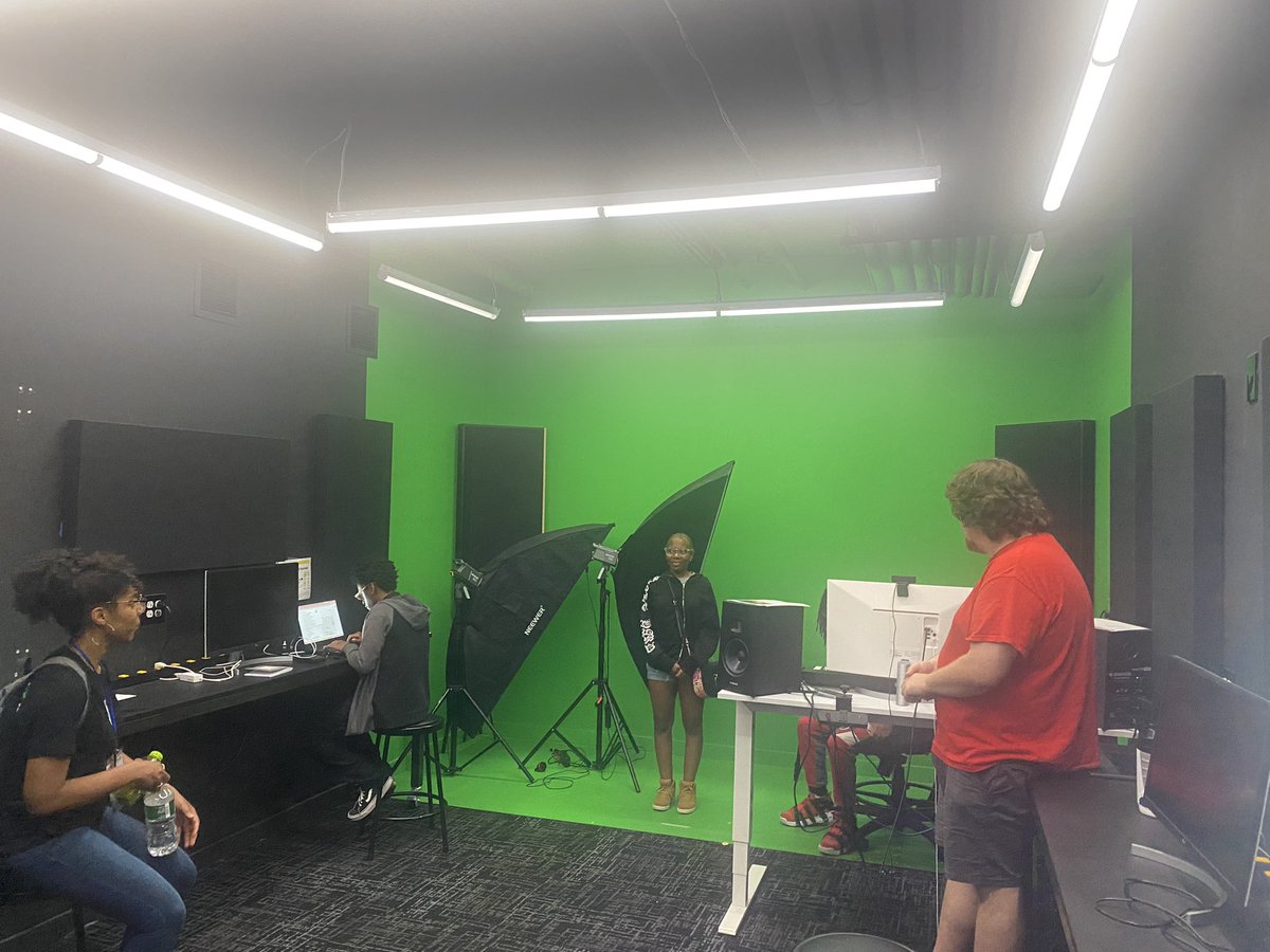 _VictoriaJA's tweet image. Just wow! The crew at @OB_Inc_KC  is making a true impact, supporting families, and getting out of the way of young people! 
⁃Culinary arts space
⁃Mixed media labs
⁃Digital learning areas
Thank you for all you do! #thebigbang2023