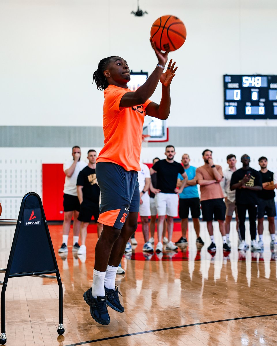 chicagobulls's tweet image. Shout out to Crystal Palace FC for stopping by our practice facility 🏀🤝⚽️ @CPFC

Best of luck tonight at SeatGeek Stadium!