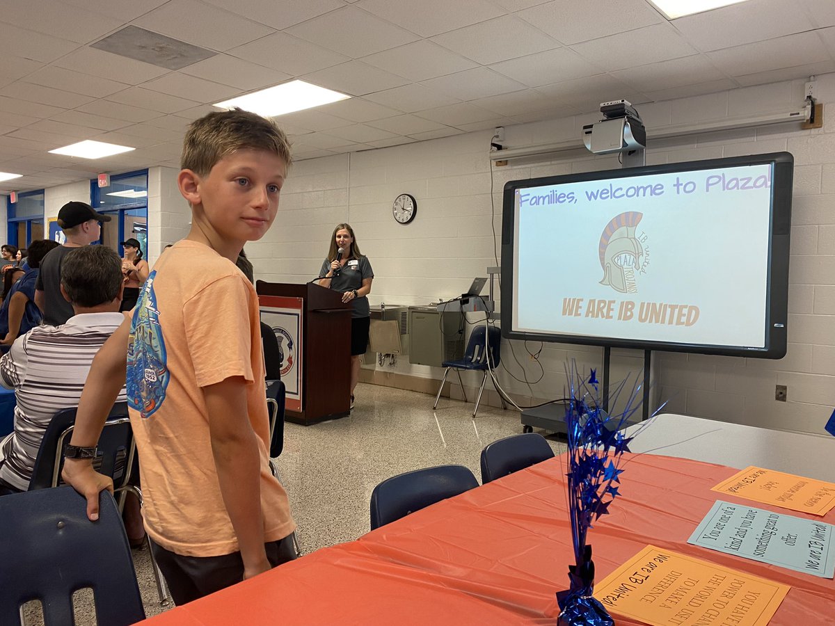 jcorsovb's tweet image. Excited for great things at PlazaMYP #IBUnited Family picnic fun and learning!