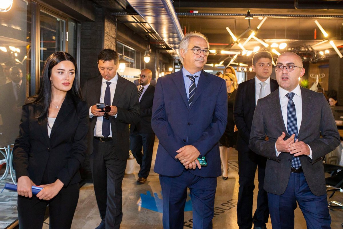 GasimovaT's tweet photo. International experts visited “ASAN service” and got acquainted with the activities of SAPSSI.

@asanxidmat @AquaroUn https://t.co/tvcQ9wI2JW