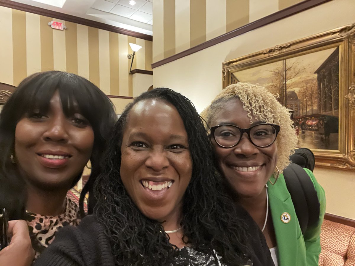 WhiteNadine1's tweet photo. Listen, it felt like a family reunion today at SOR Symposium. It was great to reconnect with my former colleagues. 💕 #bcpsfamily #SORReady @browardschools https://t.co/axMm2T2oAS