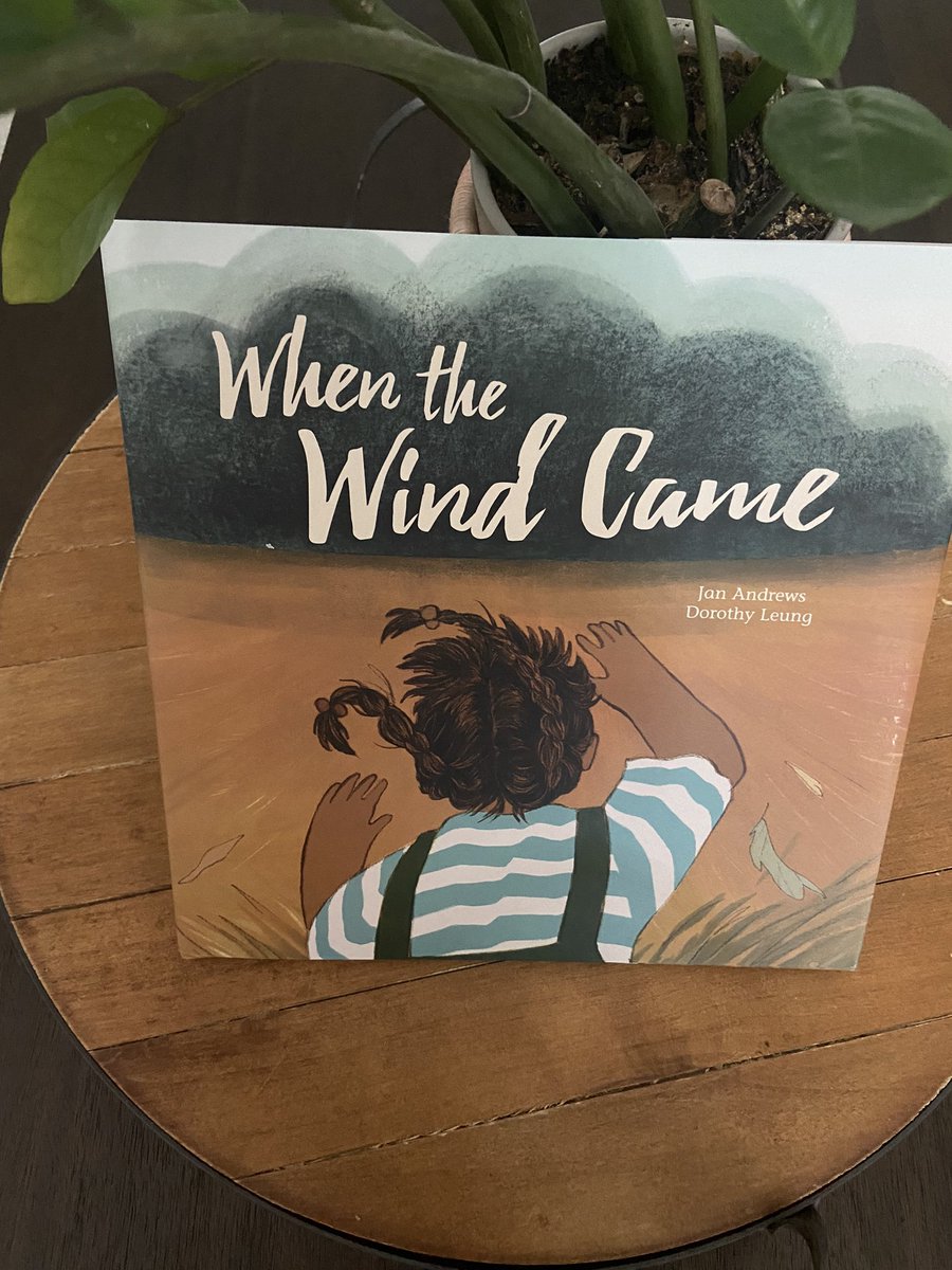 ffarokhi's tweet image. In Kansas 🌻we are no stranger to storms. When the Wind Came conveys that in a crisis, everyone can make a difference &amp;amp; counting what you DO have over what is lost is what matters the most. 

Thanks to @KidsCanPress for sharing a copy with #bookexcursion ! 

#PictureBooks