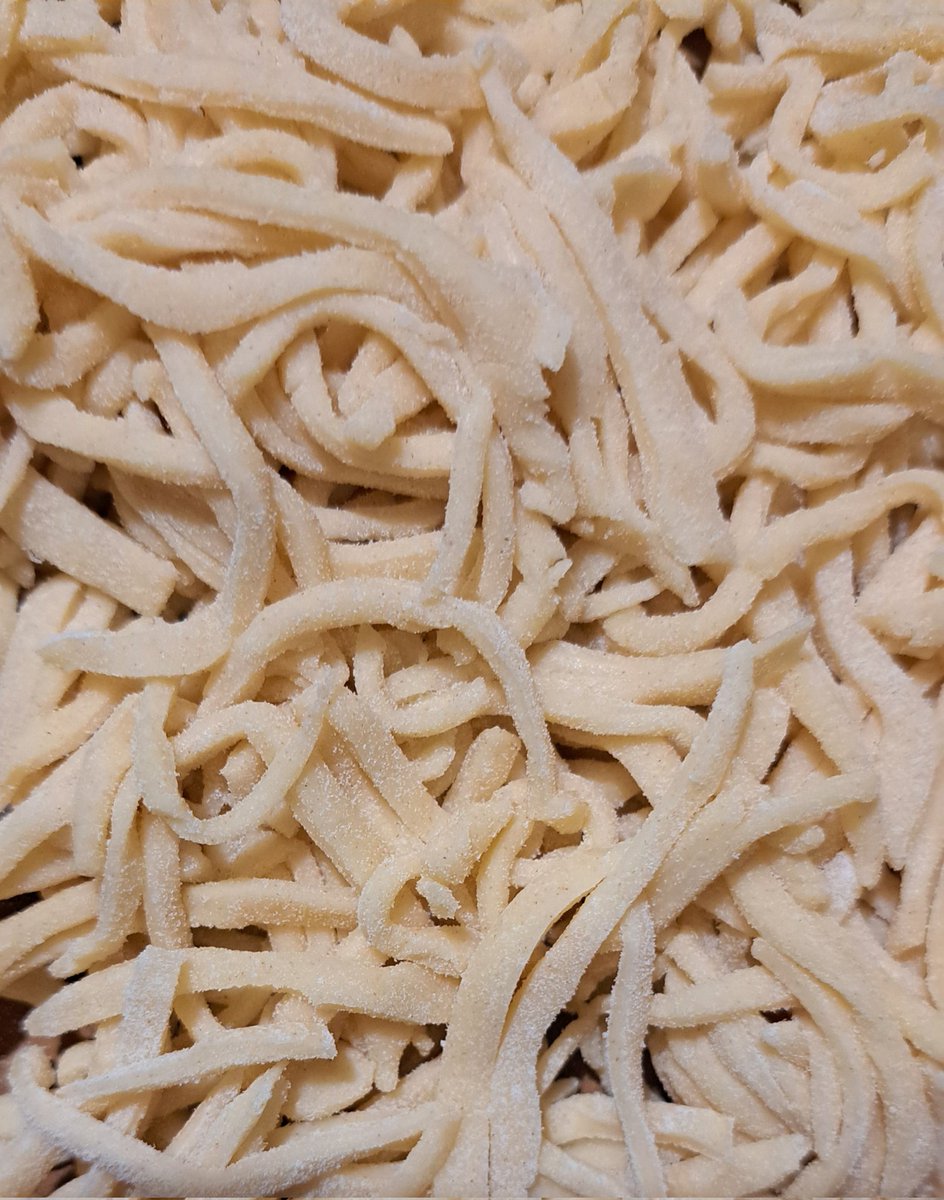 OctaviaRiveraa's tweet photo. Fideos caseros.
#makingsoup #noodles https://t.co/9PfzHqTjPJ
