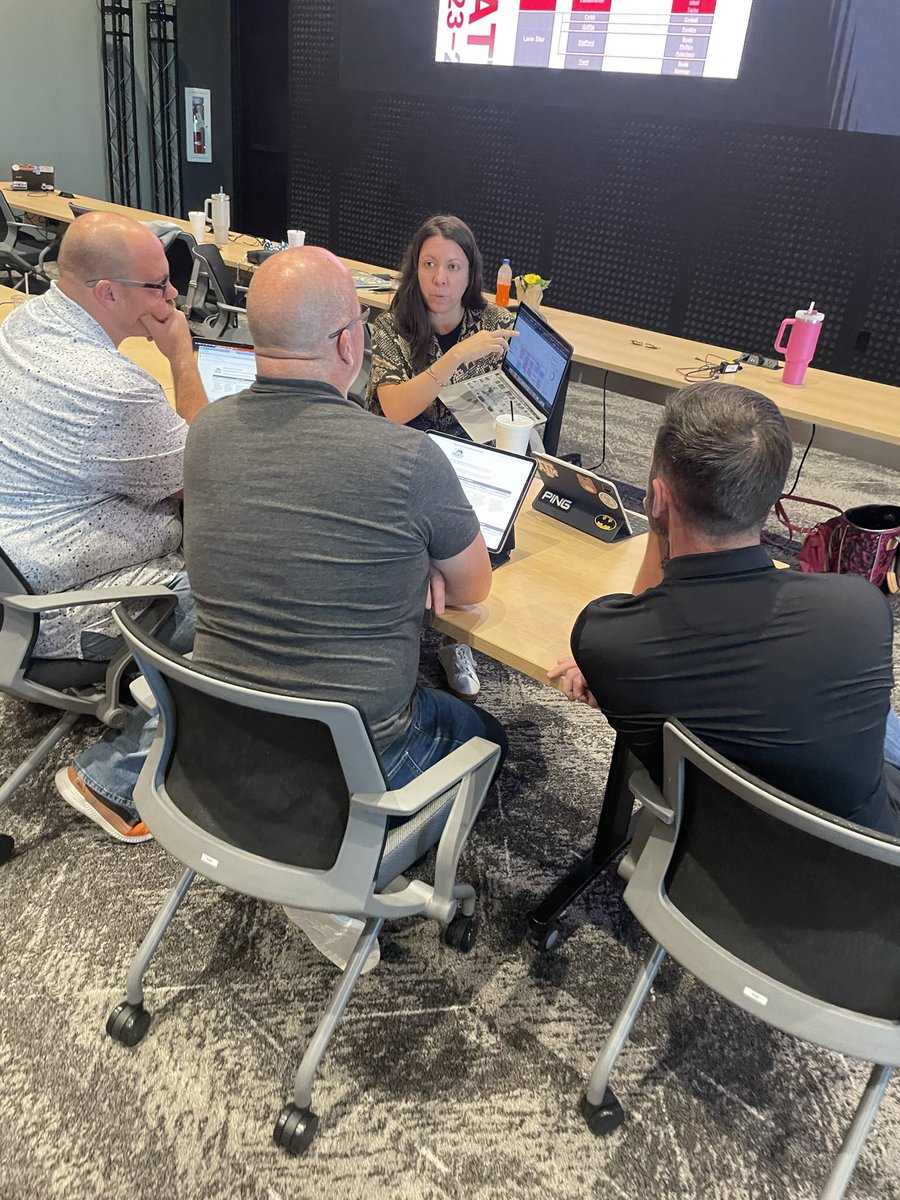 Kirsten Hood tweet media