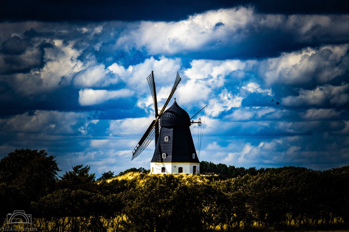 marathonpepe's tweet photo. Kolby Mølle
#Samsø #Kolby #KolbyMølle #Mill #EnvironmentalConservation #Windmill #FuelAndPowerGeneration #TraditionalWindmill #Sky #Turbine #WindTurbine #Architecture https://t.co/oV46CUu2UD