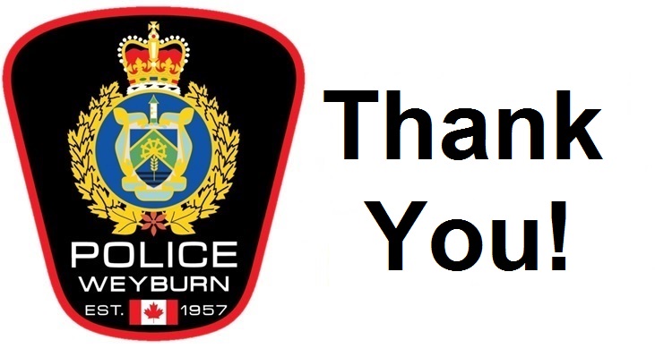 WeyburnPolice's tweet photo. Last night a fire broke out at a home in Weyburn. WPS would like to extend a sincere thank you to members of the community for stepping up and working together to save several belongings inside.

We are proud of our community and the great people who live here. https://t.co/4mfyw2qoVD