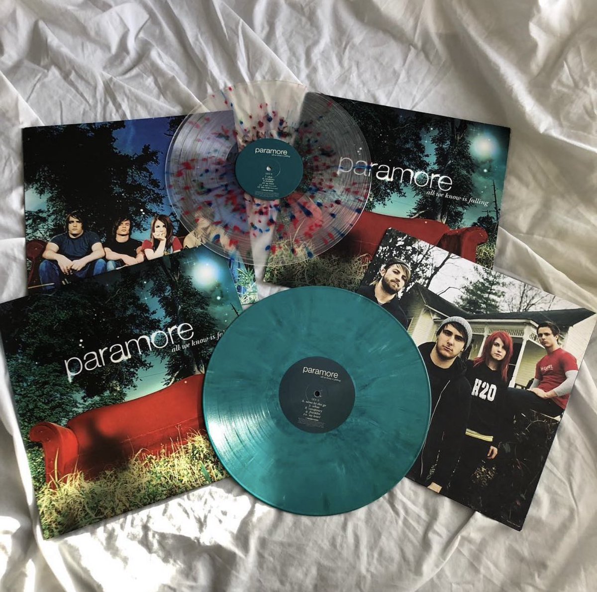 igiveitmyenergy's tweet photo. Happy 18th to the album that started it all 🤍 #paramore #AllWeKnowIsFalling https://t.co/Yxr3tiOkmC