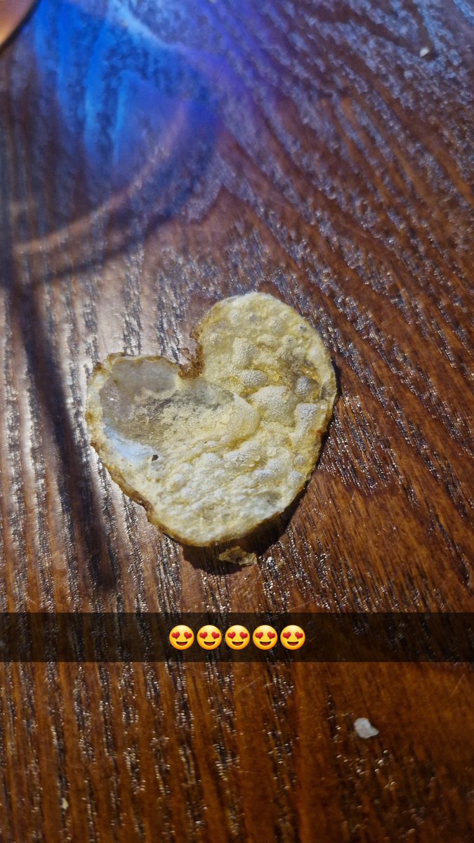 chazbrbr's tweet photo. @walkers_crisps  #LoveFromWalkers https://t.co/LAs8Jy7H5s