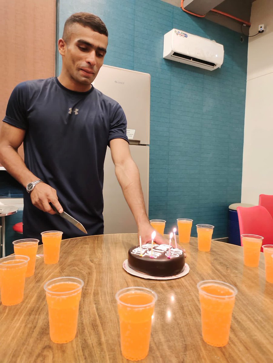 ChanLaalBadshah's tweet image. It’s my birthday 🎂 #chanlaalbashah #monster #boxingfighter