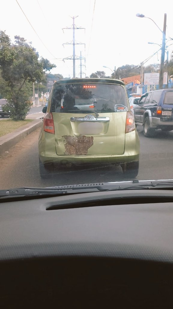 vidal_pena's tweet photo. Harry Potter y el Misterio del Toyota Ractis. https://t.co/jhmAUEYHdx