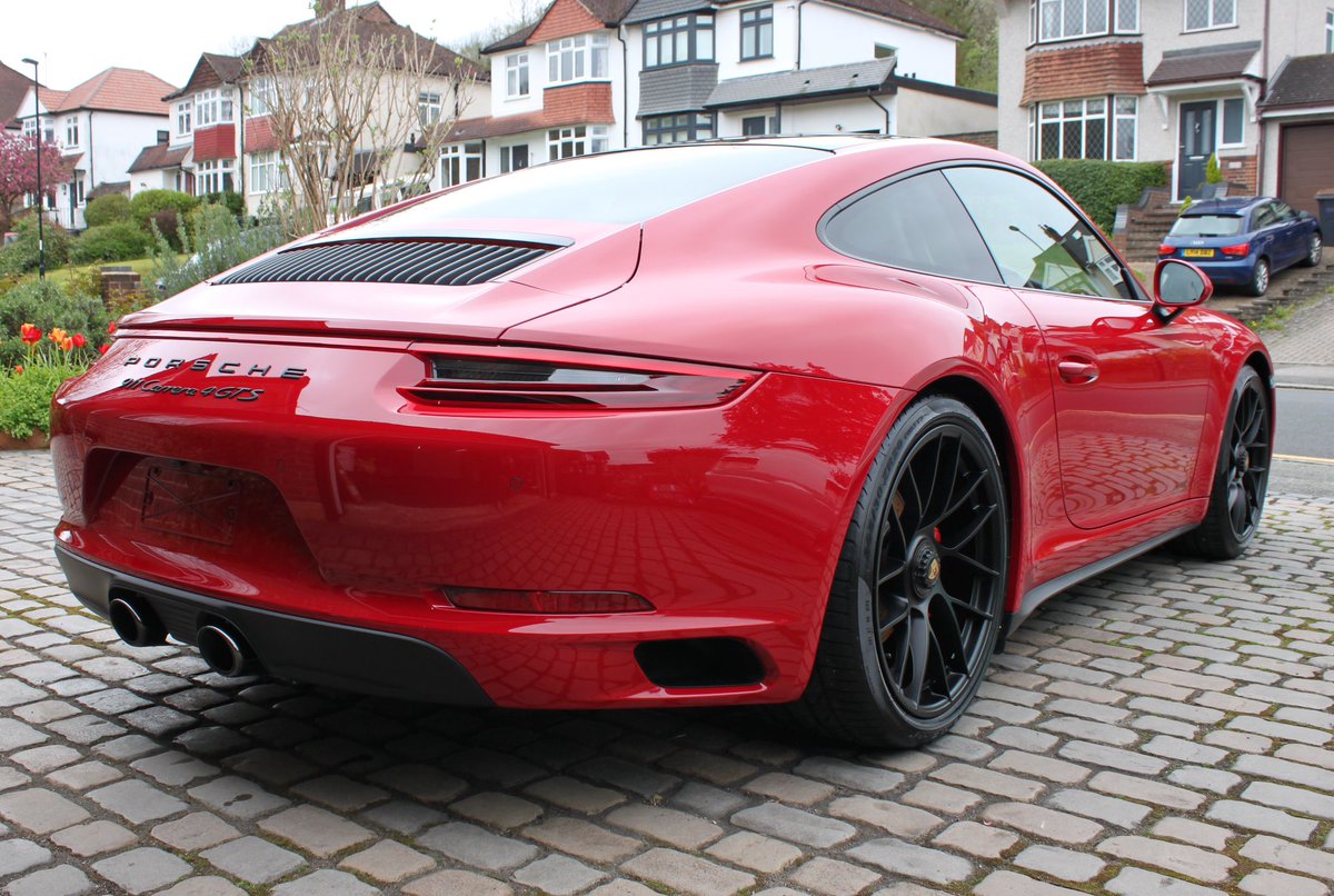 Divinedetail tweet media