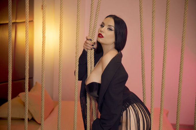 Poll on !😃  https://t.co/OlPrHzi3hn https://t.co/e98AMP9B2e<a href="/tag/online"class="tags"><span>#online</span></a><a href="/tag/beast"class="tags"><span>#beast</span></a><a href="/tag/viral"class="tags"><span>#viral</span></a><a href="/tag/weekendvibe"class="tags"><span>#weekendvibe</span></a><a href="/tag/camcontac"class="tags"><span>#camcontac</span></a>